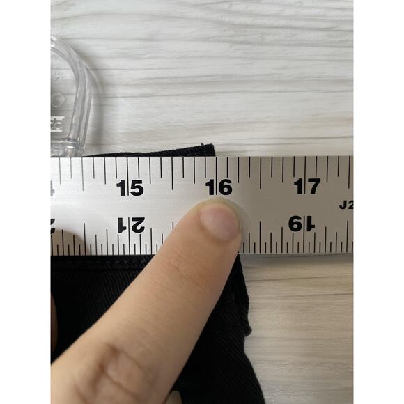 Lucky Brand Jeans Womens 8 Black Capri Zip Fly 5-Pocket Mid Rise Denim Cropped - Picture 4 of 11